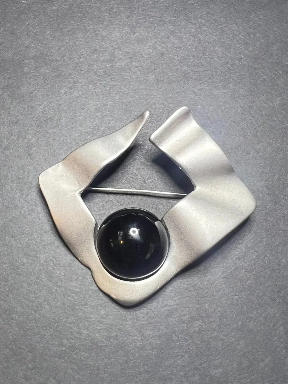 VTG 1980s Abstract Modernist Silver Tone Black Onyx Cabachon Brutalist Brooch